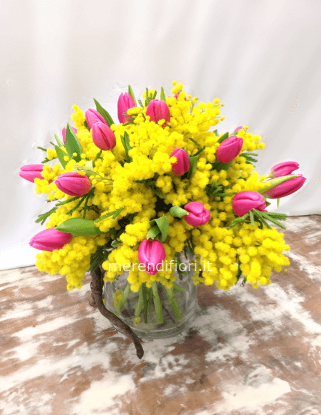 Bouquet mimosa tulipani